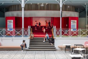 1T9MU6WMR2K4HAU_Young_VA_Imagine_Gallery_The_Stage__Luke_Hayes-300x200.jpg